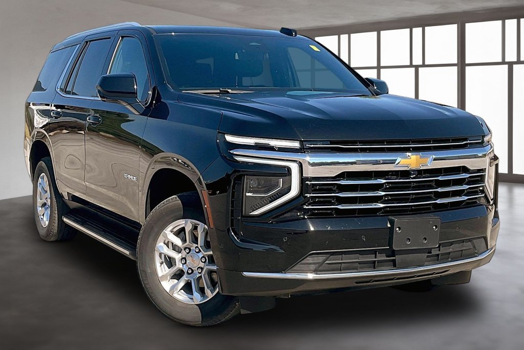Used 2025 Chevrolet Tahoe LT AWD/4WD image 3