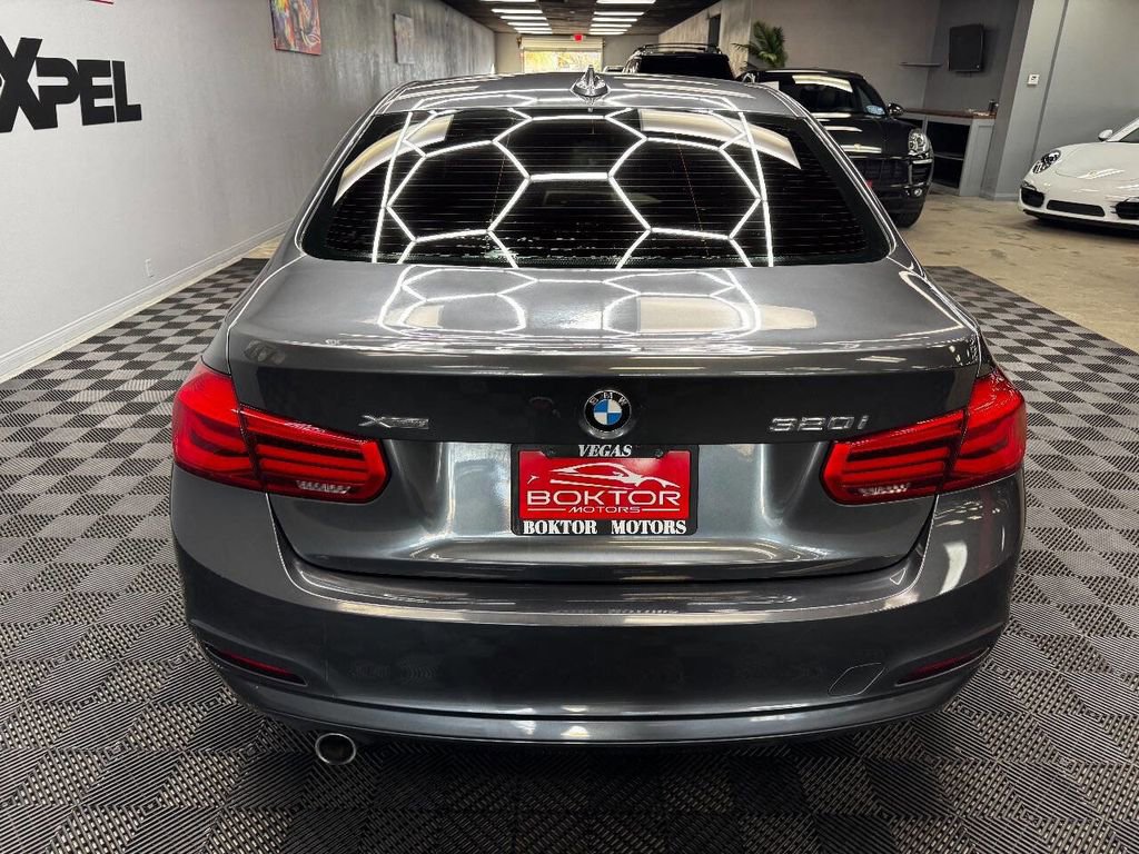 Used 2018 BMW 320i xDrive Sedan AWD/4WD image 13
