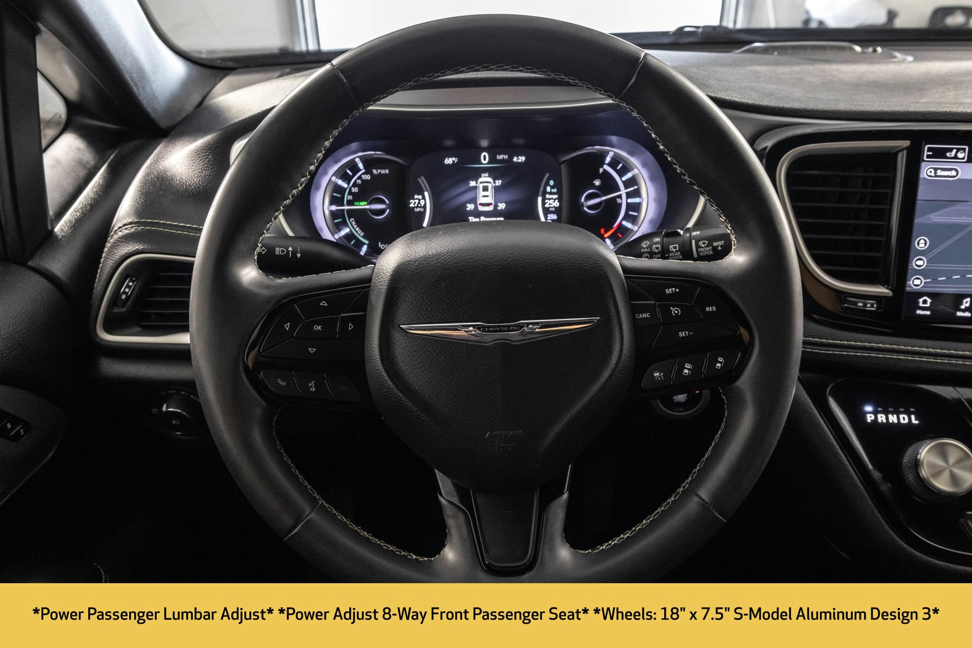 Used 2022 Chrysler Pacifica Touring-L w/ Uconnect Theater Family Group FWD image 32