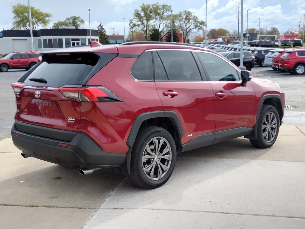 Used 2025 Toyota RAV4 XLE Premium image 16