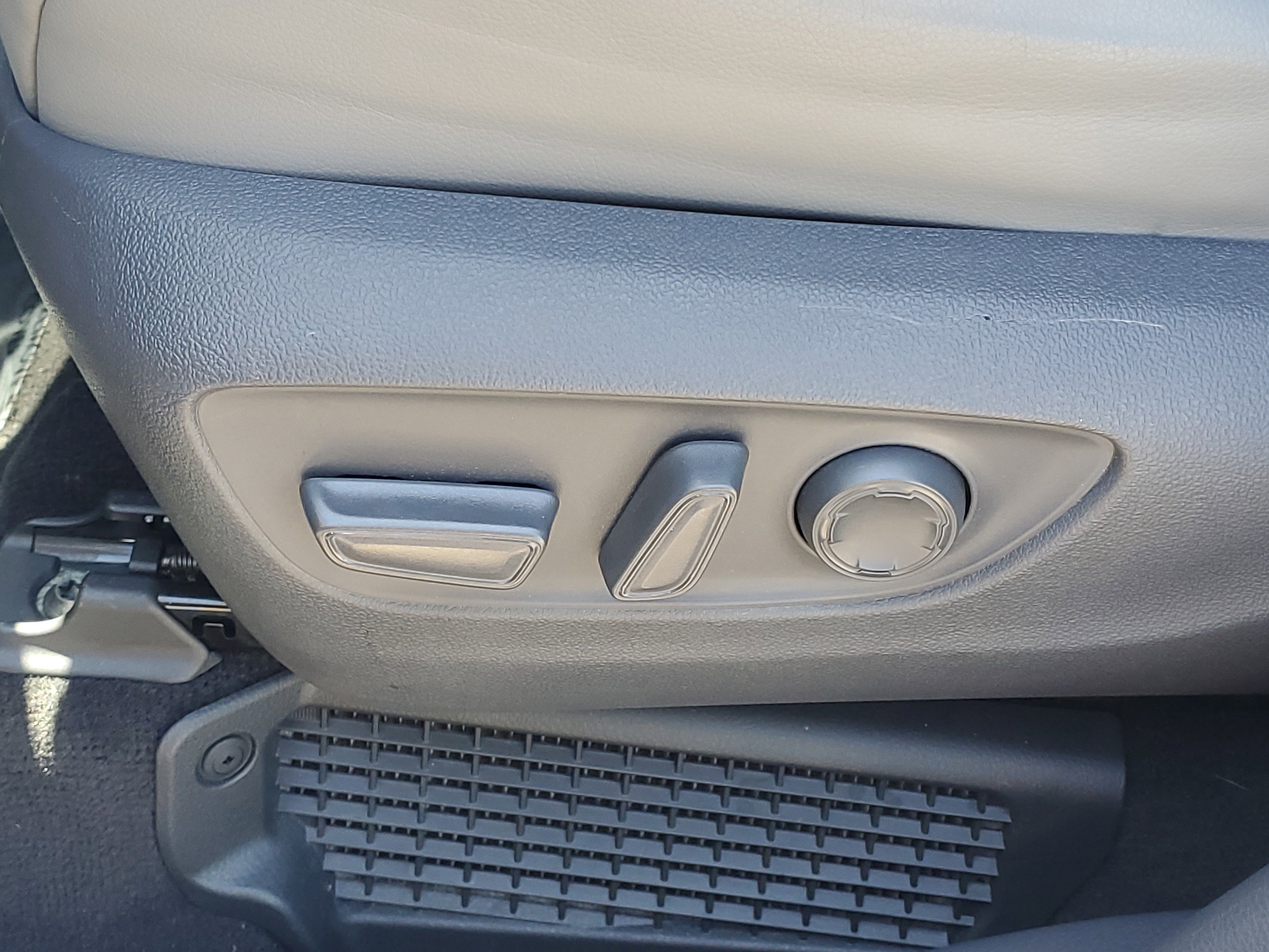 Certified 2021 Toyota Sienna XLE FWD image 19