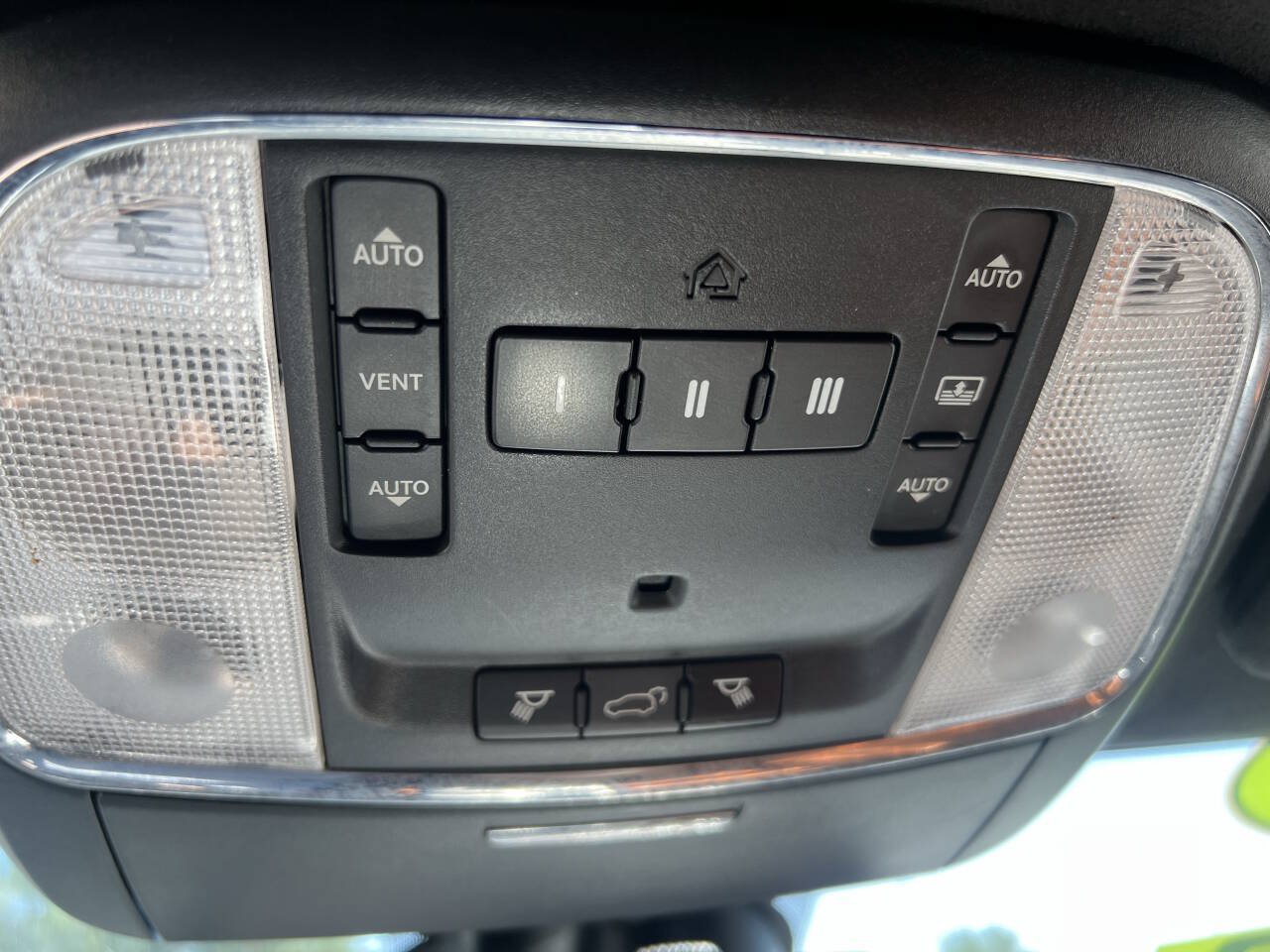 Used 2014 Jeep Grand Cherokee SRT w/ Trailer Tow Group IV AWD/4WD image 39