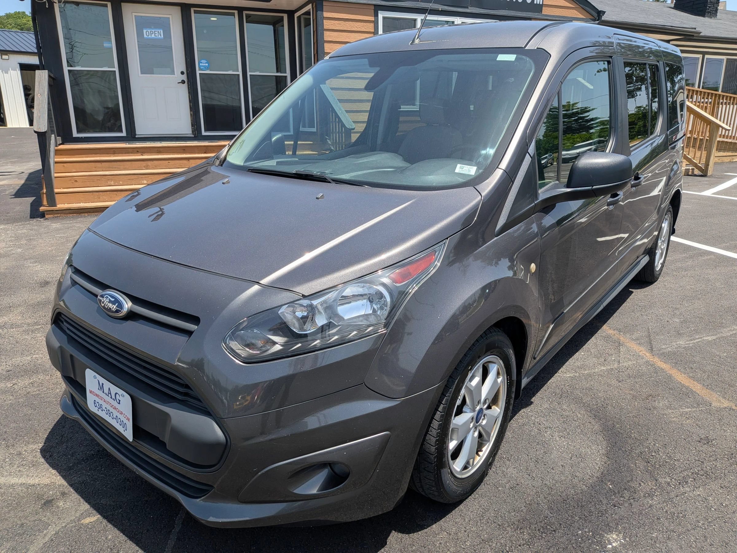 Used 2015 Ford Transit Connect XLT FWD image 2