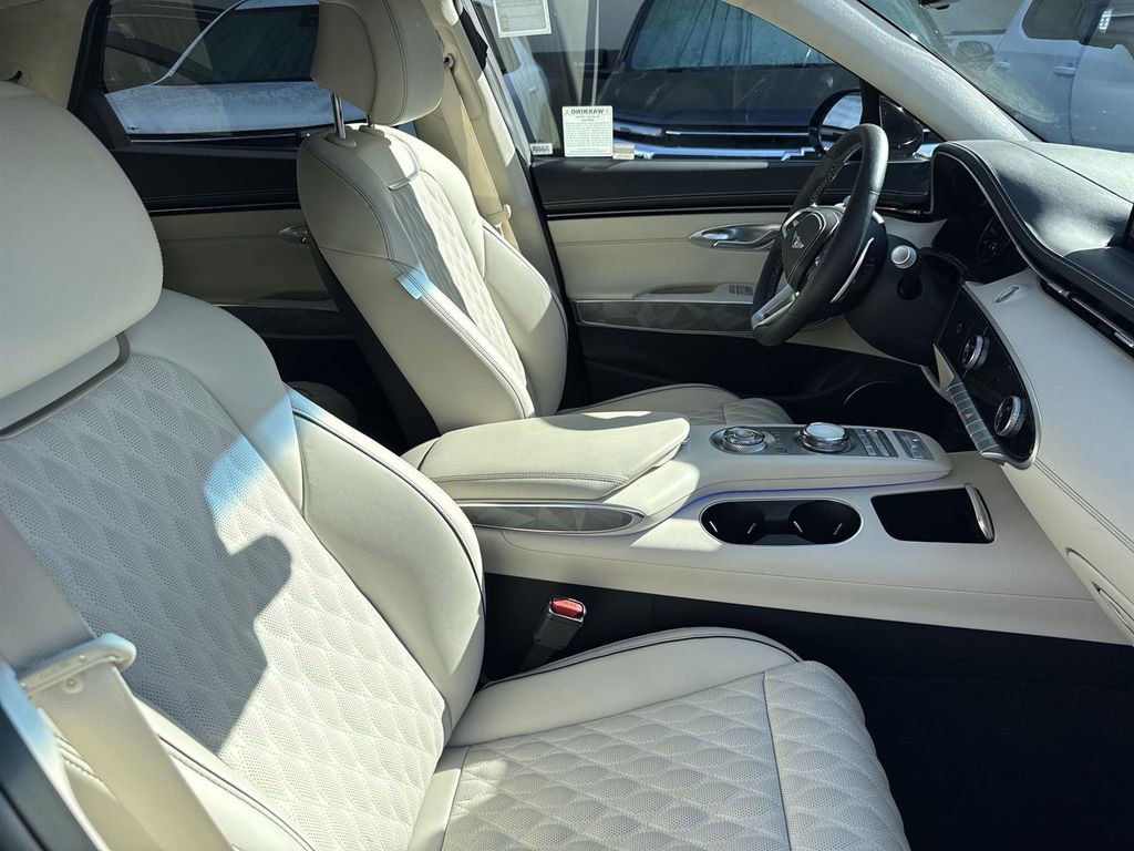 Used 2025 Genesis GV70 3.5T Sport w/ Sport Advanced Package image 27