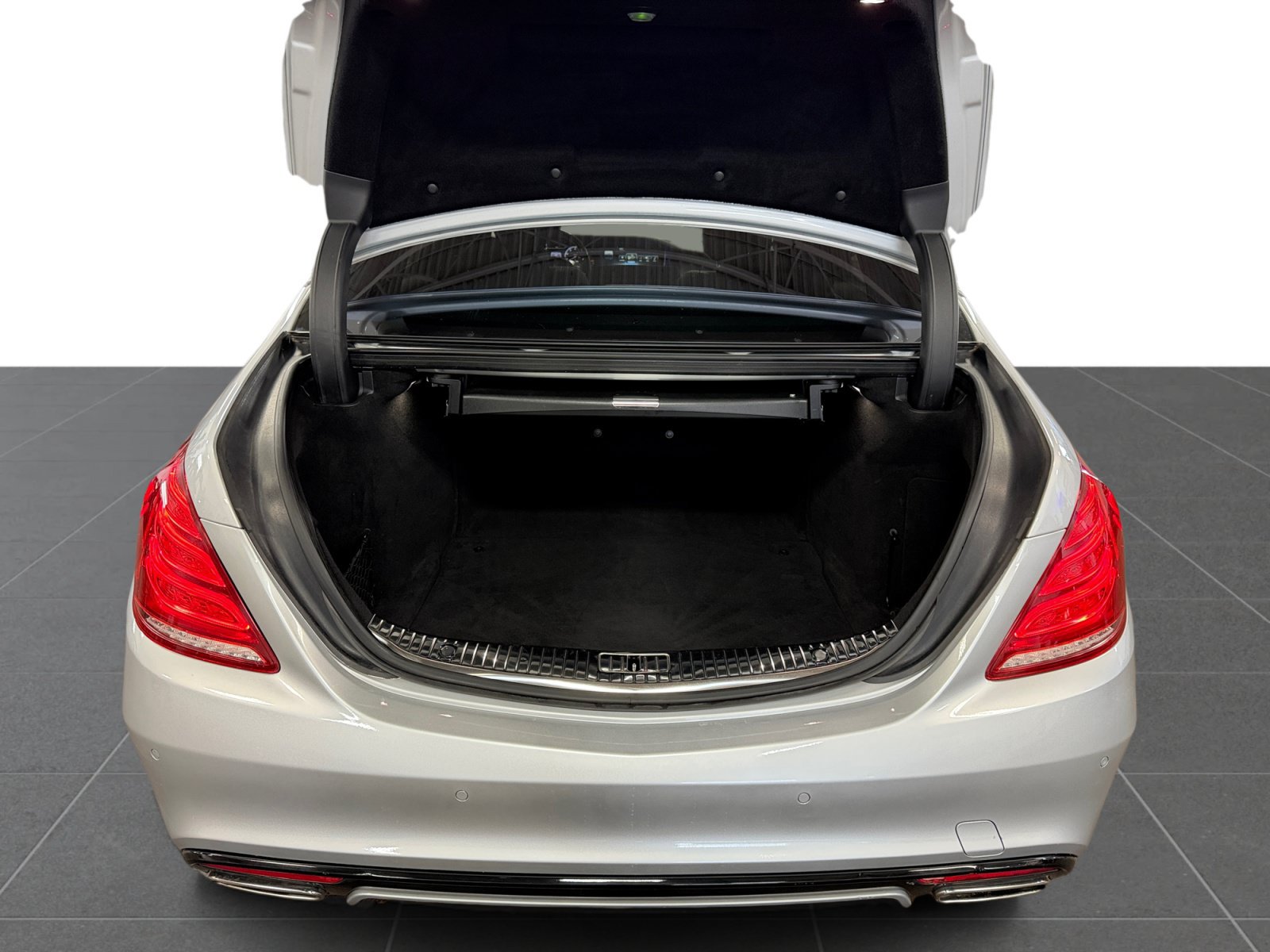 Used 2016 Mercedes-Benz S 550 4MATIC Sedan image 24