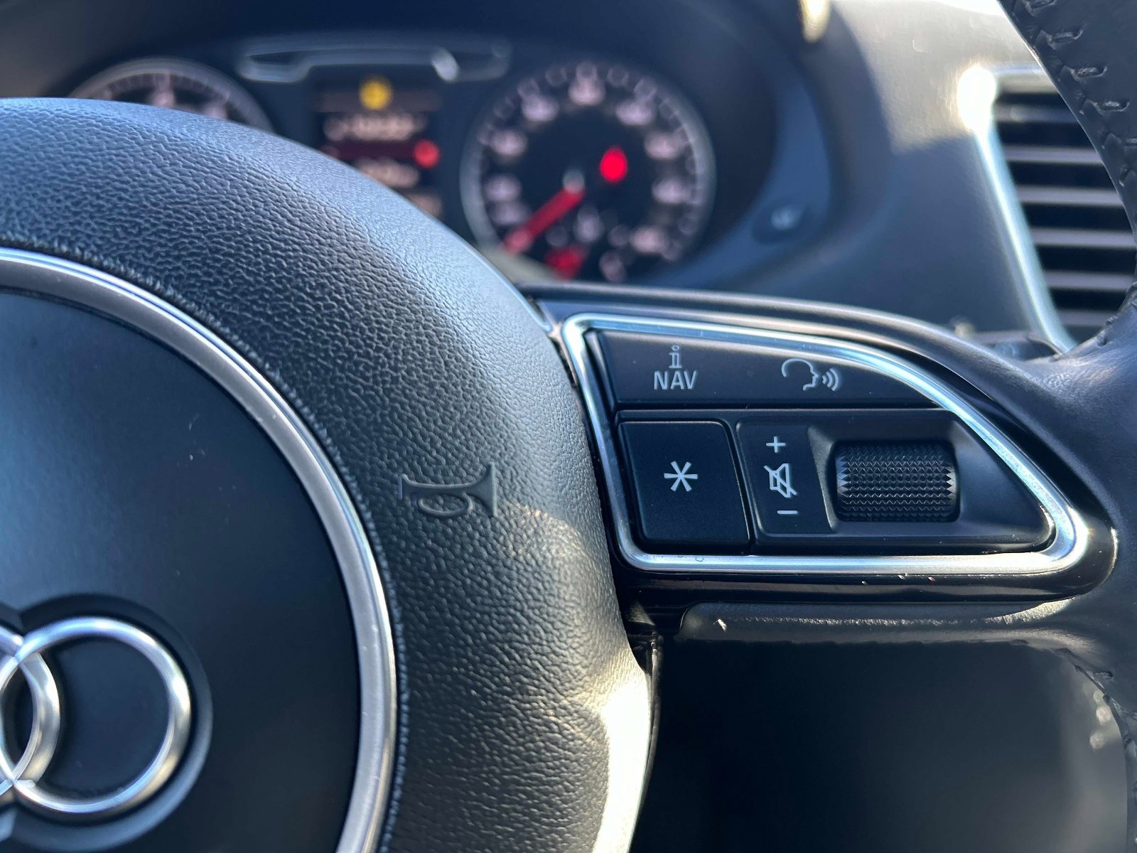 Used 2015 Audi Q3 2.0T Prestige image 26