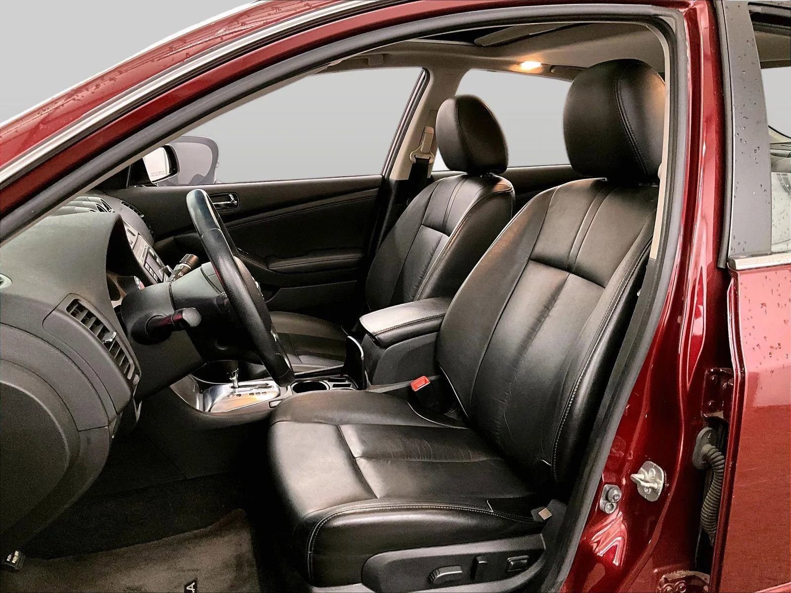 Used 2011 Nissan Altima 3.5 SR w/ 3.5SR Premium Pkg image 25