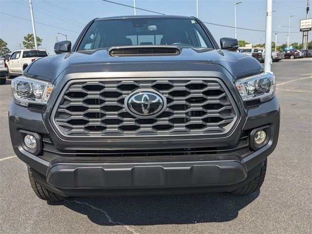 Used 2021 Toyota Tacoma TRD Sport w/ Blackout Package (TMS) image 9