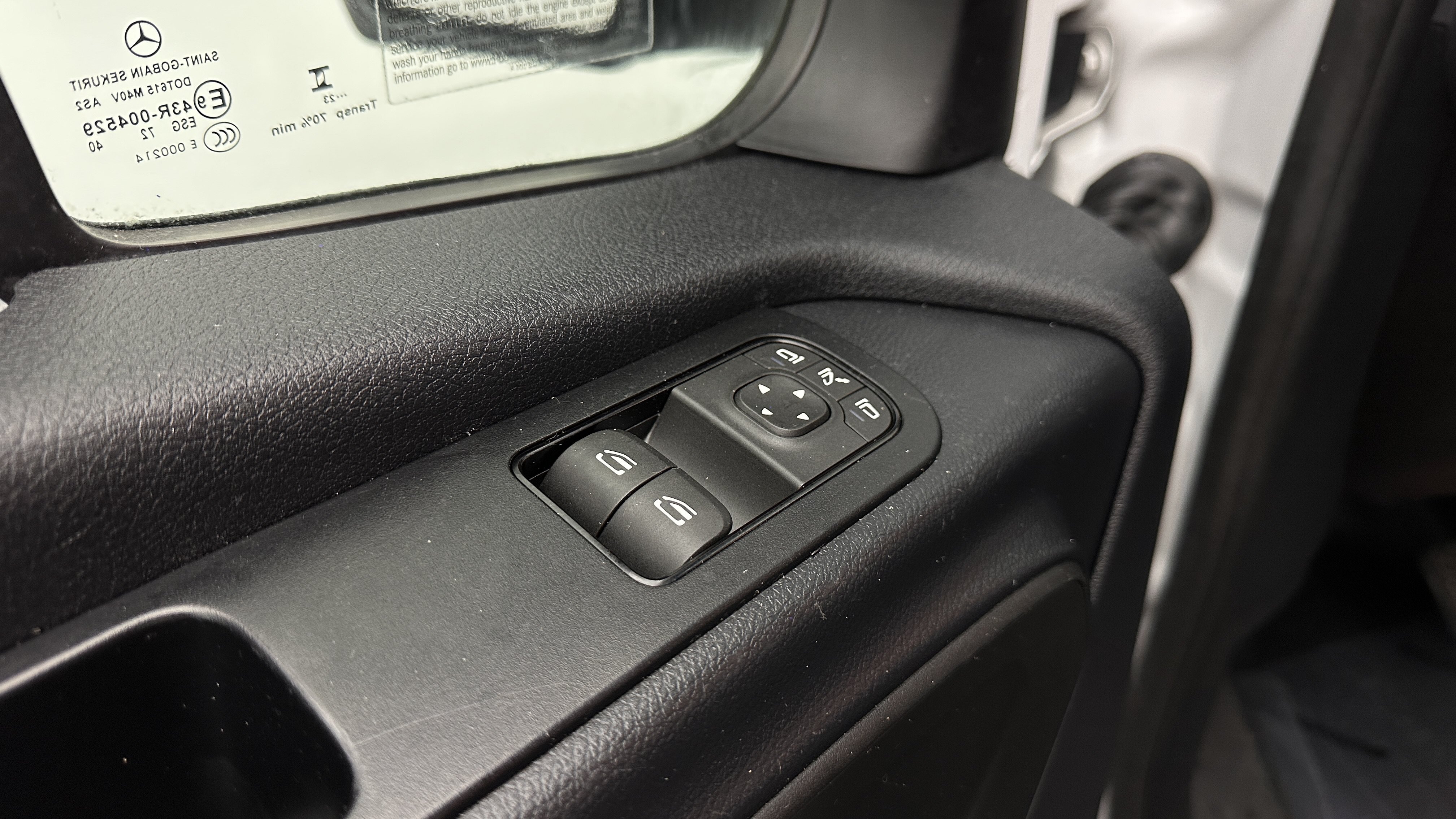 Used 2023 Mercedes-Benz Sprinter 2500 image 11