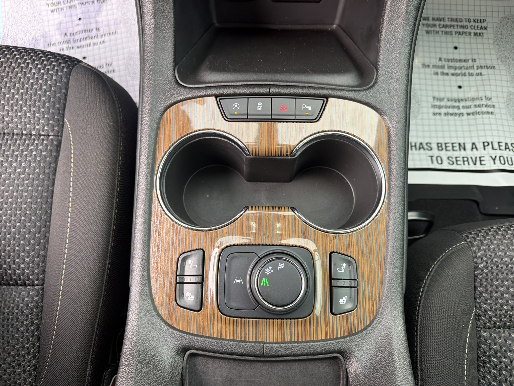 Used 2023 GMC Acadia SLE w/ Driver Convenience Package FWD image 14