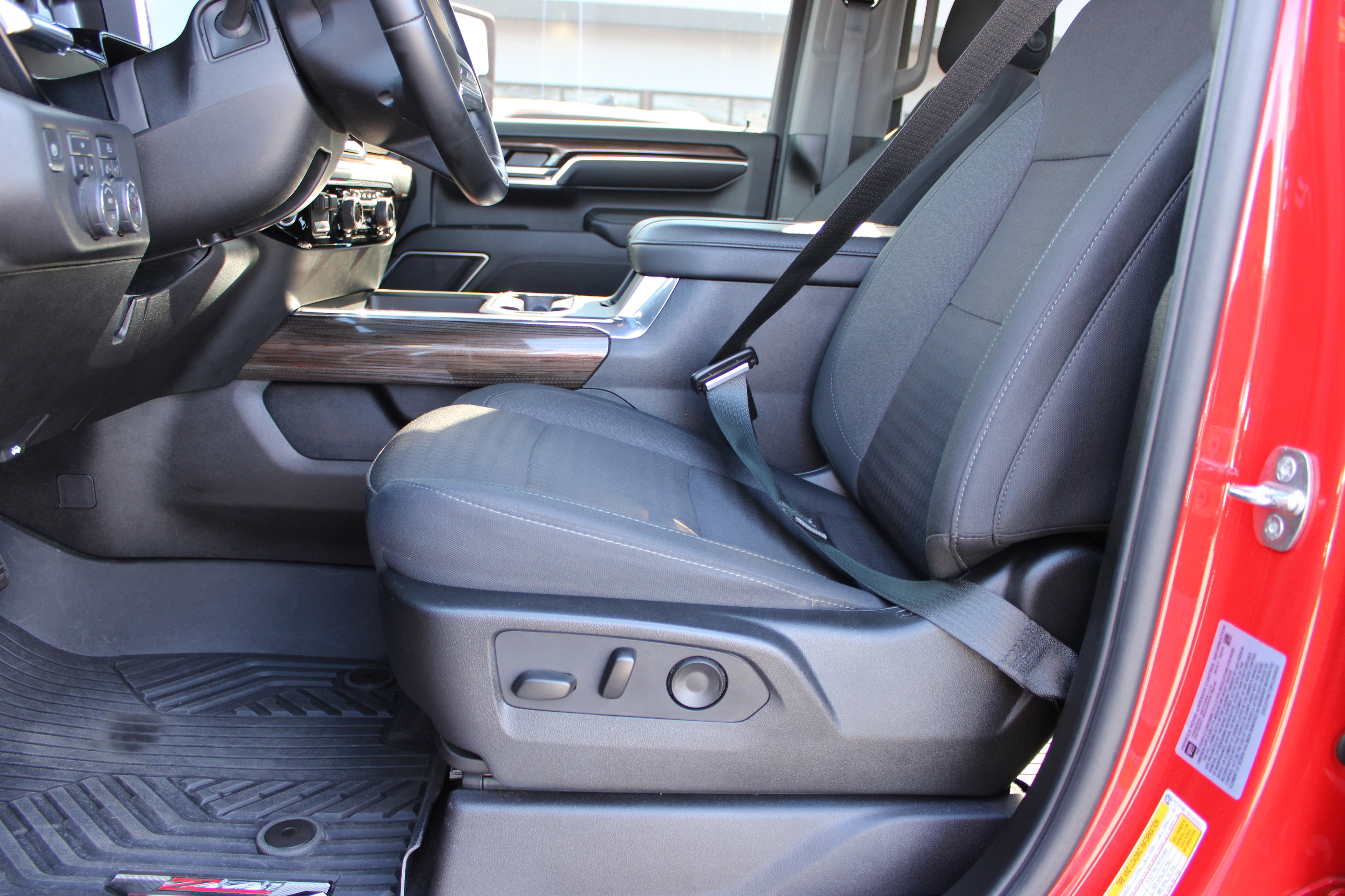 Used 2024 Chevrolet Silverado 2500 LT image 17