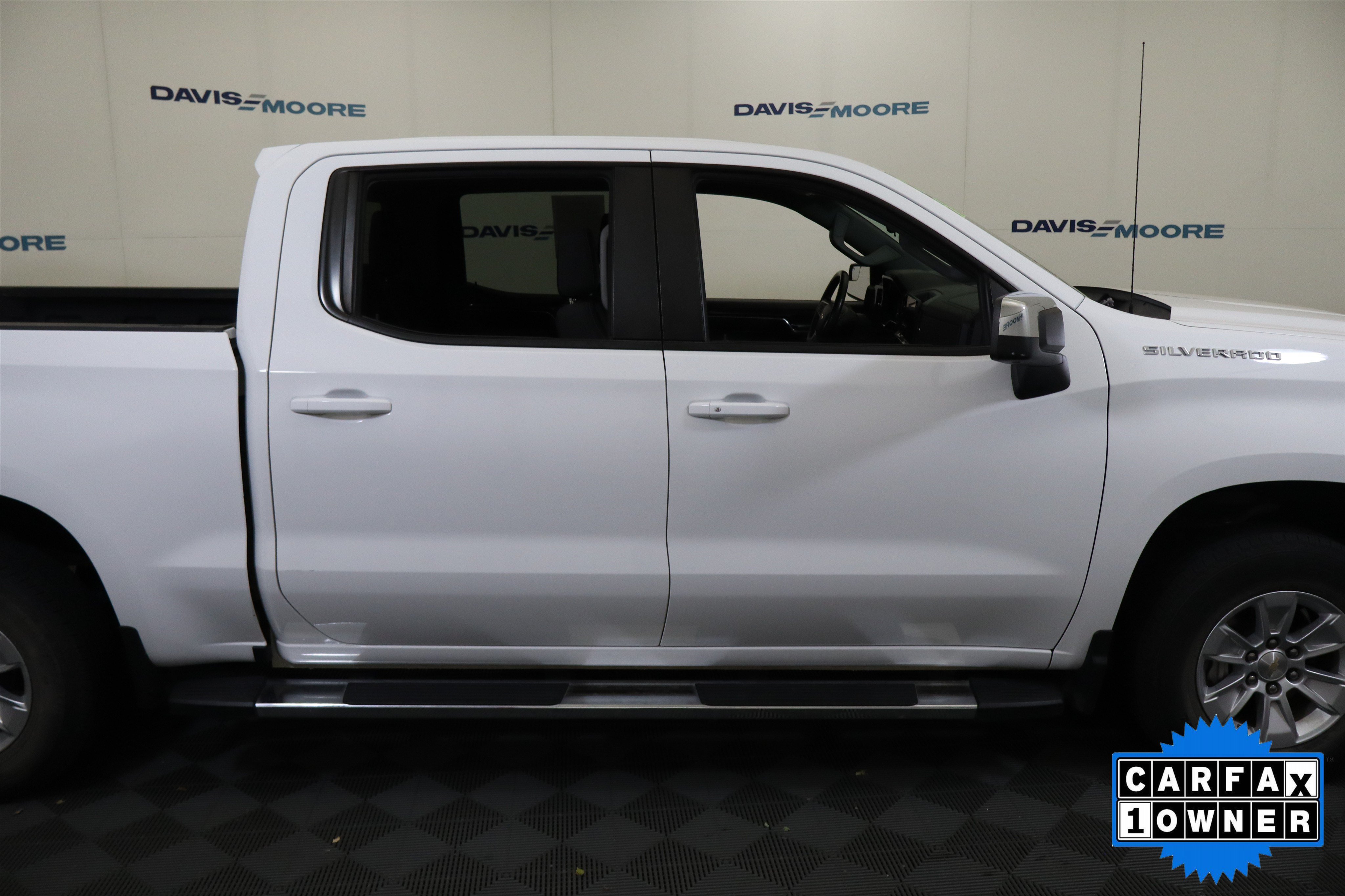 Used 2023 Chevrolet Silverado 1500 LT w/ Protection Package AWD/4WD image 5