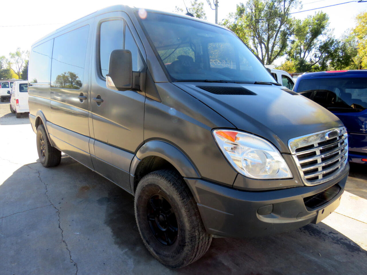 Used 2010 Freightliner Sprinter 2500 image 3