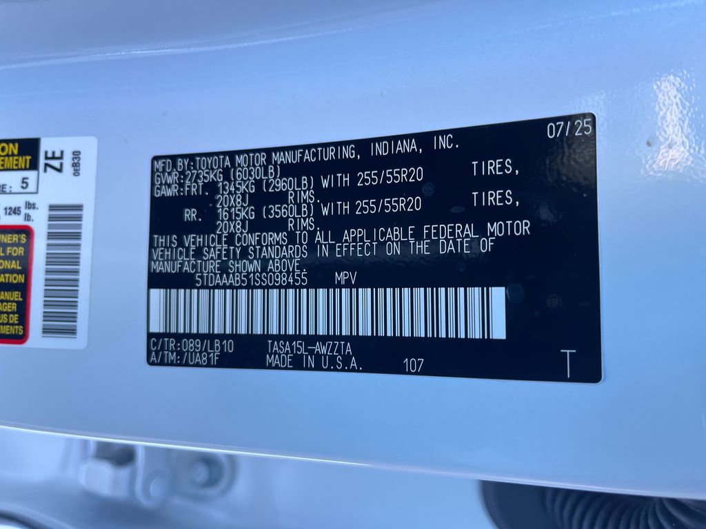 Certified 2025 Toyota Grand Highlander Platinum image 28