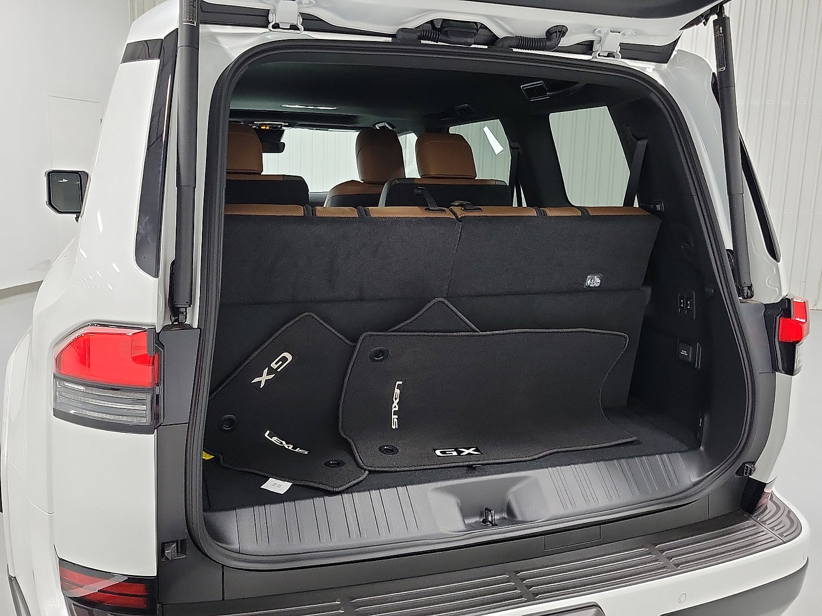 Used 2026 Lexus GX 550 w/ Cold Area Package AWD/4WD image 7