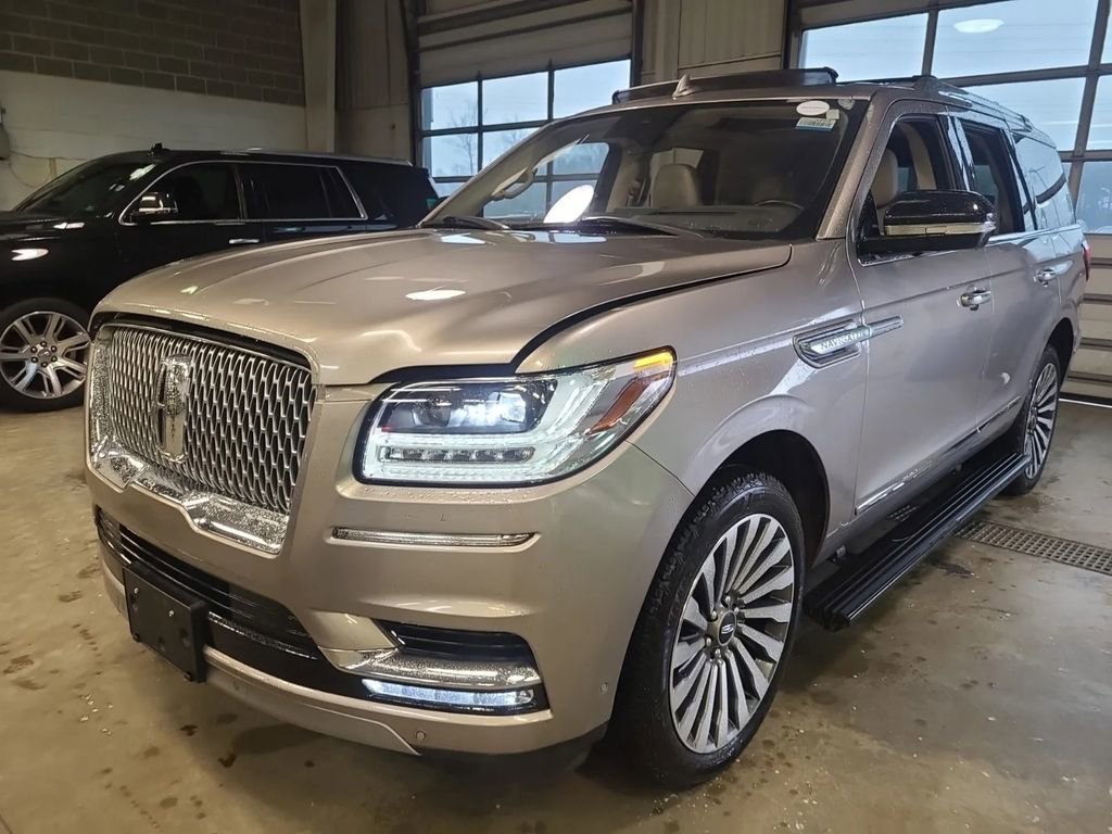 Used 2020 Lincoln Navigator Reserve w/ Luxury Package image 2
