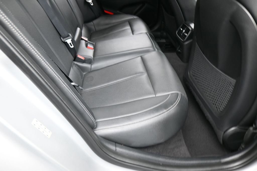 Used 2019 Genesis G70 2.0T Advanced RWD image 37