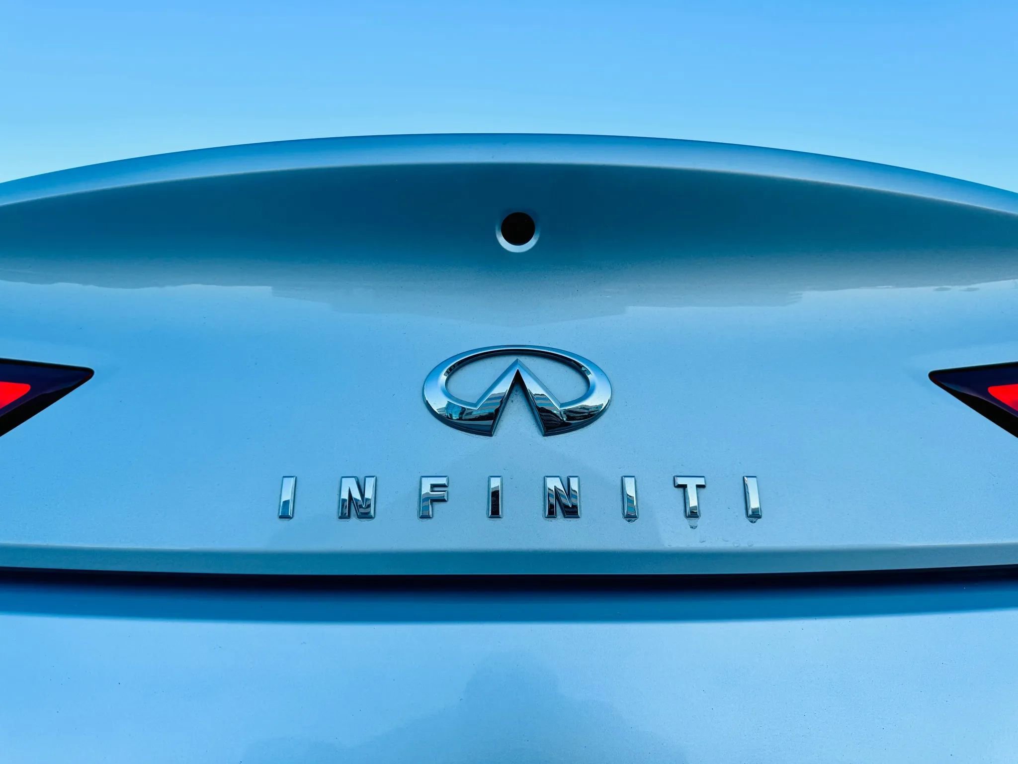 Used 2017 INFINITI Q60 3.0t w/ Premium Plus Package 3.0T image 39