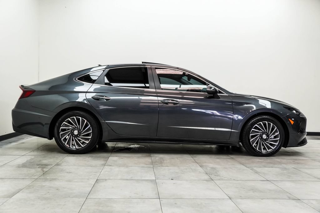 Used 2023 Hyundai Sonata Limited w/ Cargo Package FWD image 7