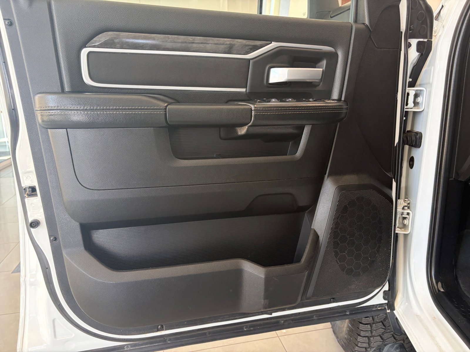 Used 2024 RAM 2500 Big Horn AWD/4WD image 15