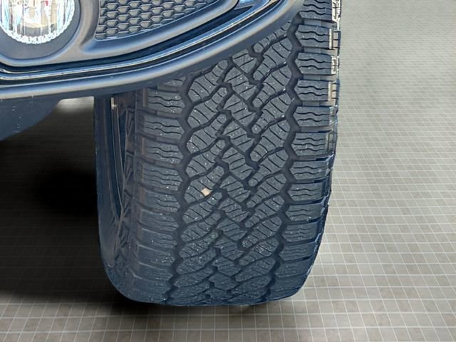 Certified 2024 Jeep Gladiator Sport AWD/4WD image 11