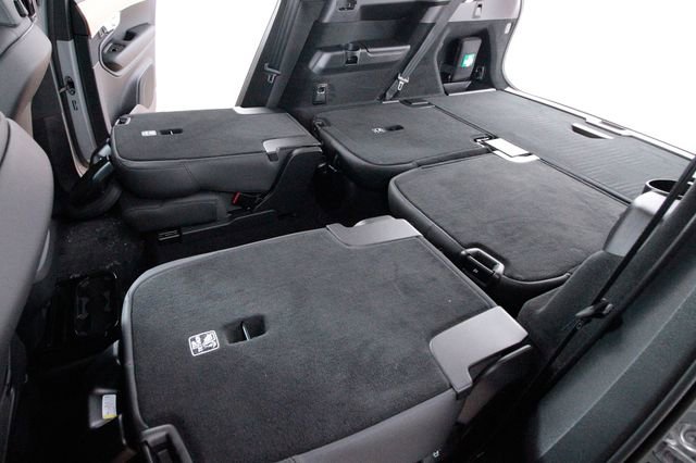 Certified 2025 Volvo XC90 B6 Plus w/ Protection Package Premier image 32