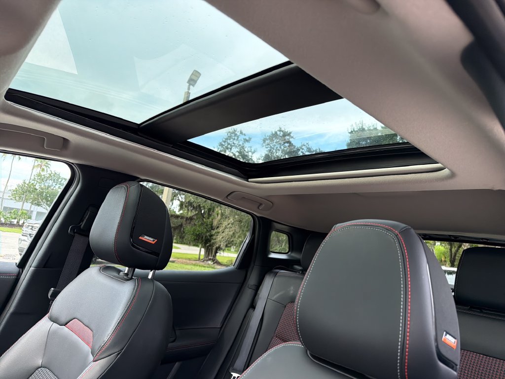 Used 2025 Nissan Kicks SR w/ SR Premium Package FWD image 16