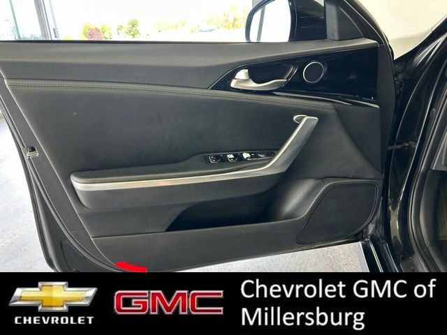 Used 2018 Kia Stinger AWD/4WD image 12
