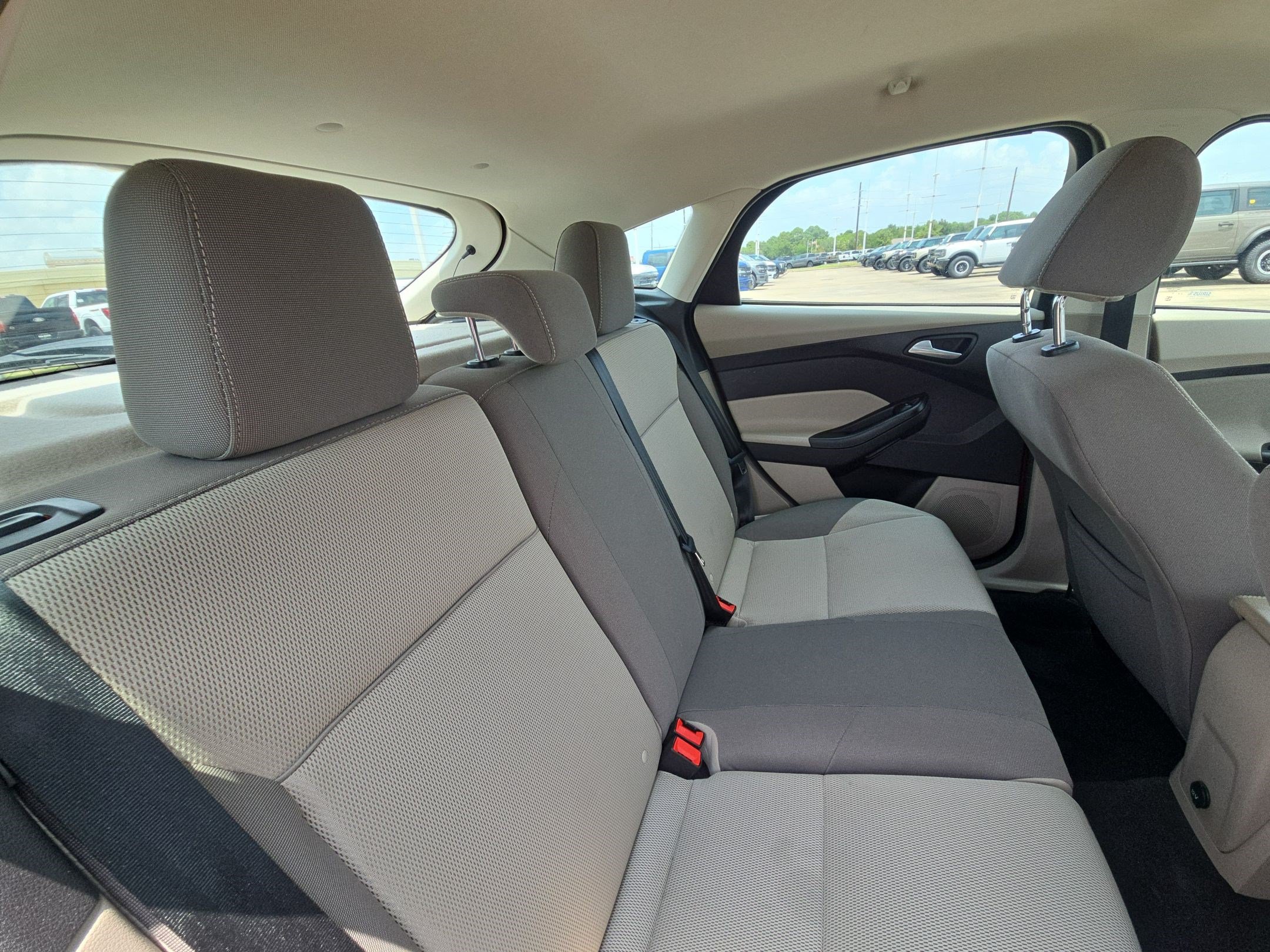 Used 2014 Ford Focus SE FWD image 27