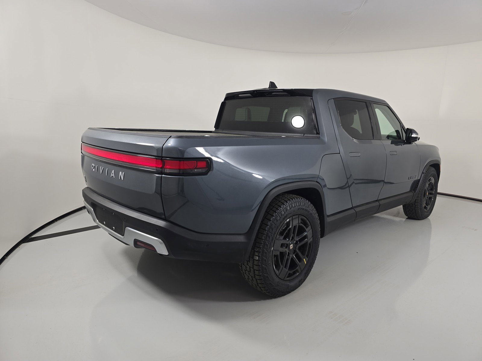 Used 2024 Rivian R1T Adventure image 5