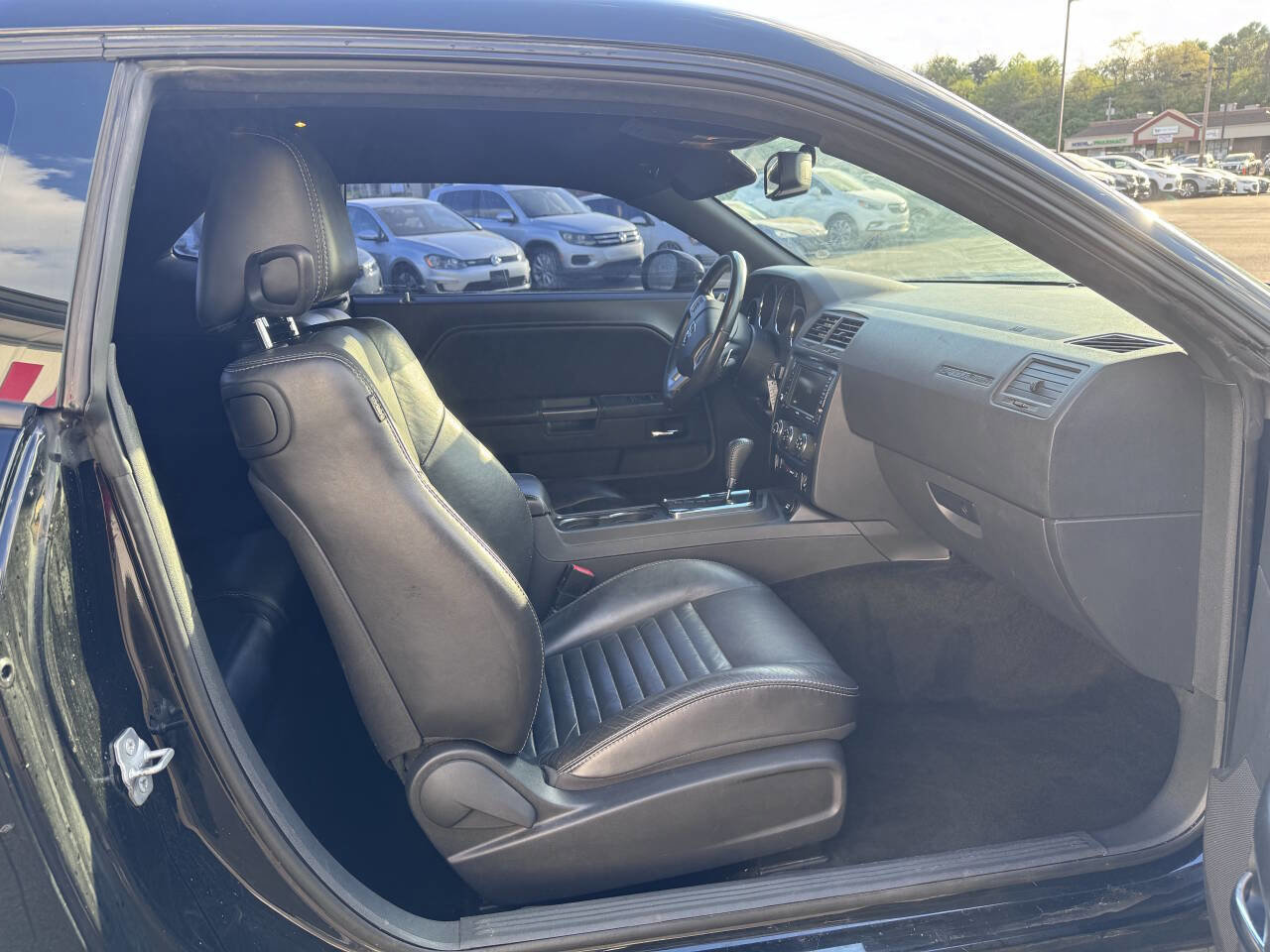 Used 2014 Dodge Challenger SXT RWD image 13