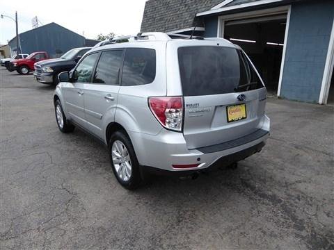 Used 2011 Subaru Forester 2.5X Touring w/ Popular Equipment Group 4B AWD/4WD image 9