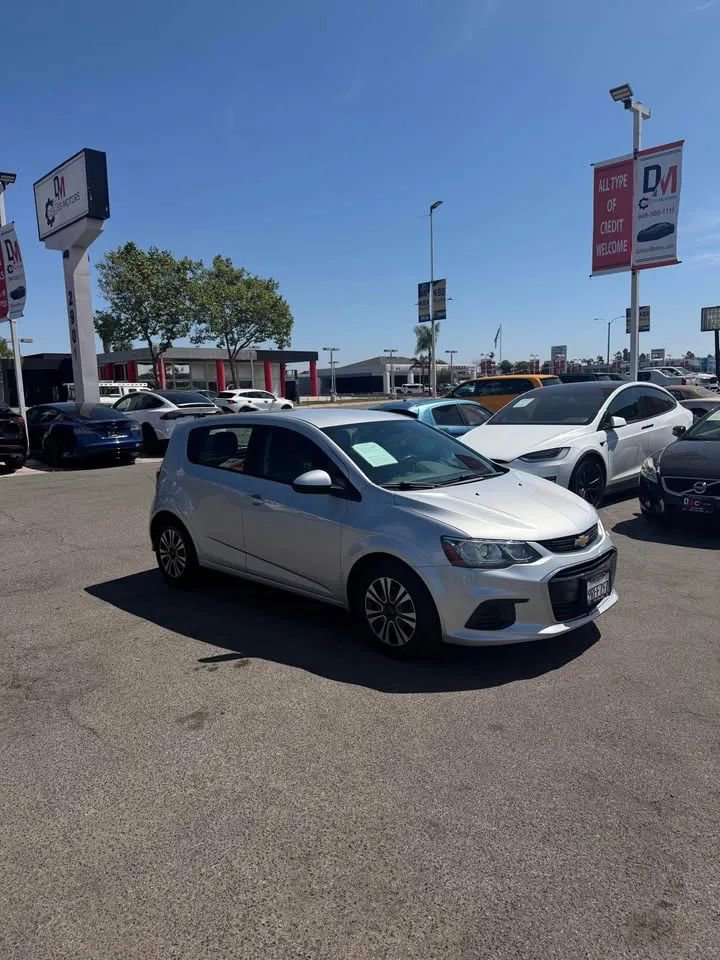Used 2020 Chevrolet Sonic LT image 3