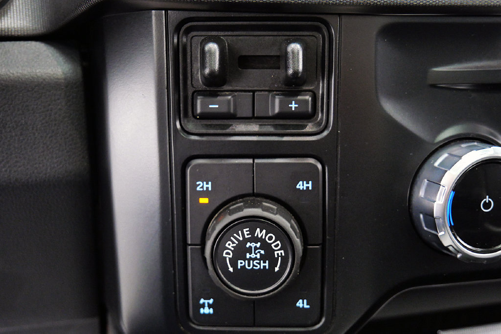 Used 2023 Ford F250 Platinum w/ Tremor Off-Road Package AWD/4WD image 31
