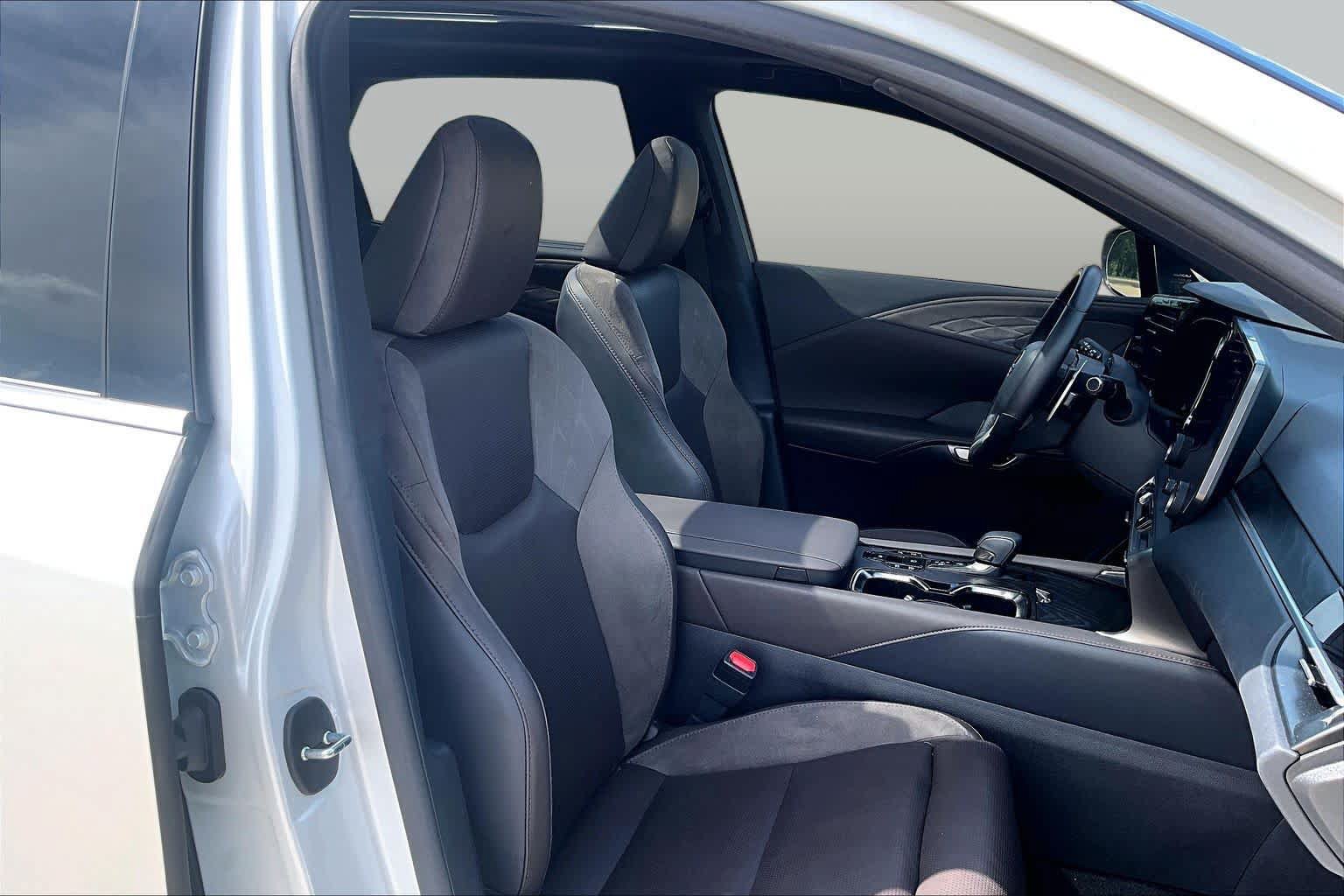Certified 2026 Lexus RX 450h AWD w/ Convenience Package image 9