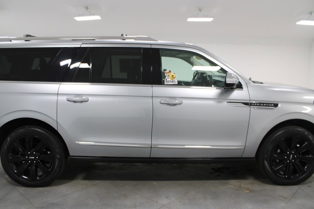 Used 2023 Lincoln Navigator L Black Label image 13