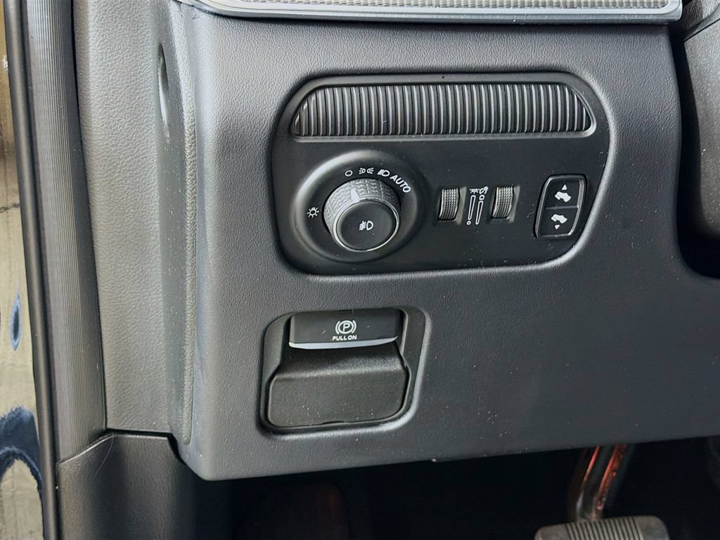 Used 2022 Jeep Grand Wagoneer Series II w/ Quick Order Packagew 28T AWD/4WD image 38