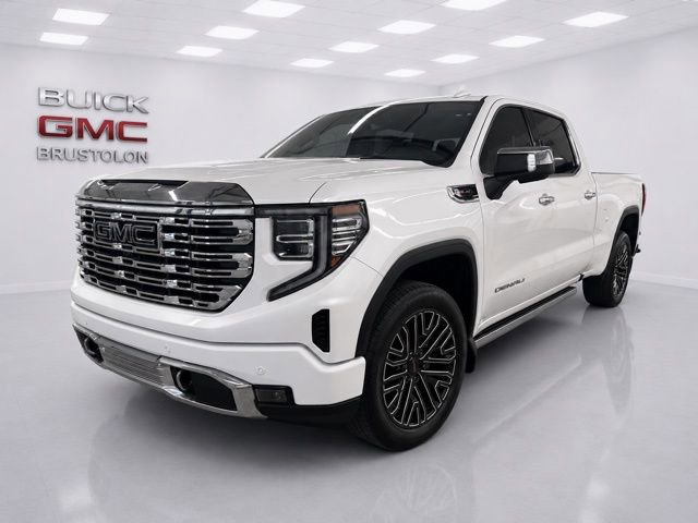 Used 2024 GMC Sierra 1500 Denali w/ Technology Package AWD/4WD image 3