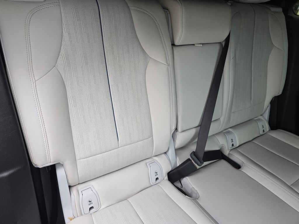 Certified 2025 Cadillac Lyriq Luxury w/ LPO, Floor Liner Package AWD/4WD image 25