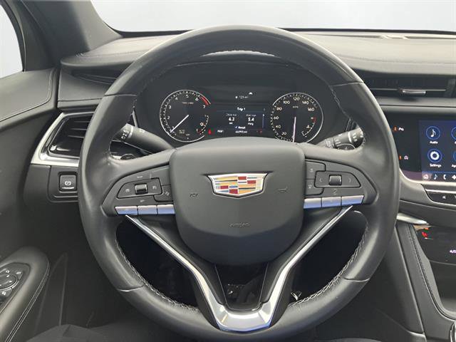 Used 2023 Cadillac XT6 Luxury image 14