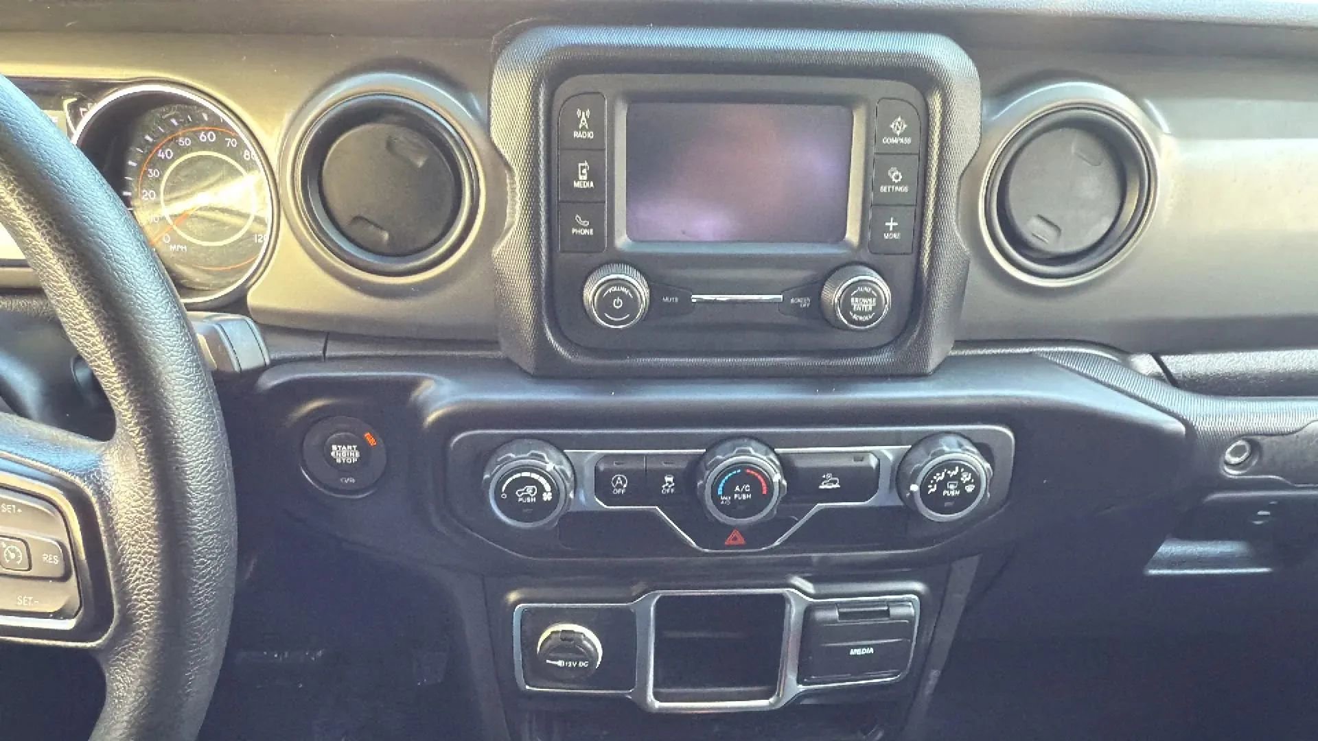 Used 2021 Jeep Gladiator Sport AWD/4WD image 18