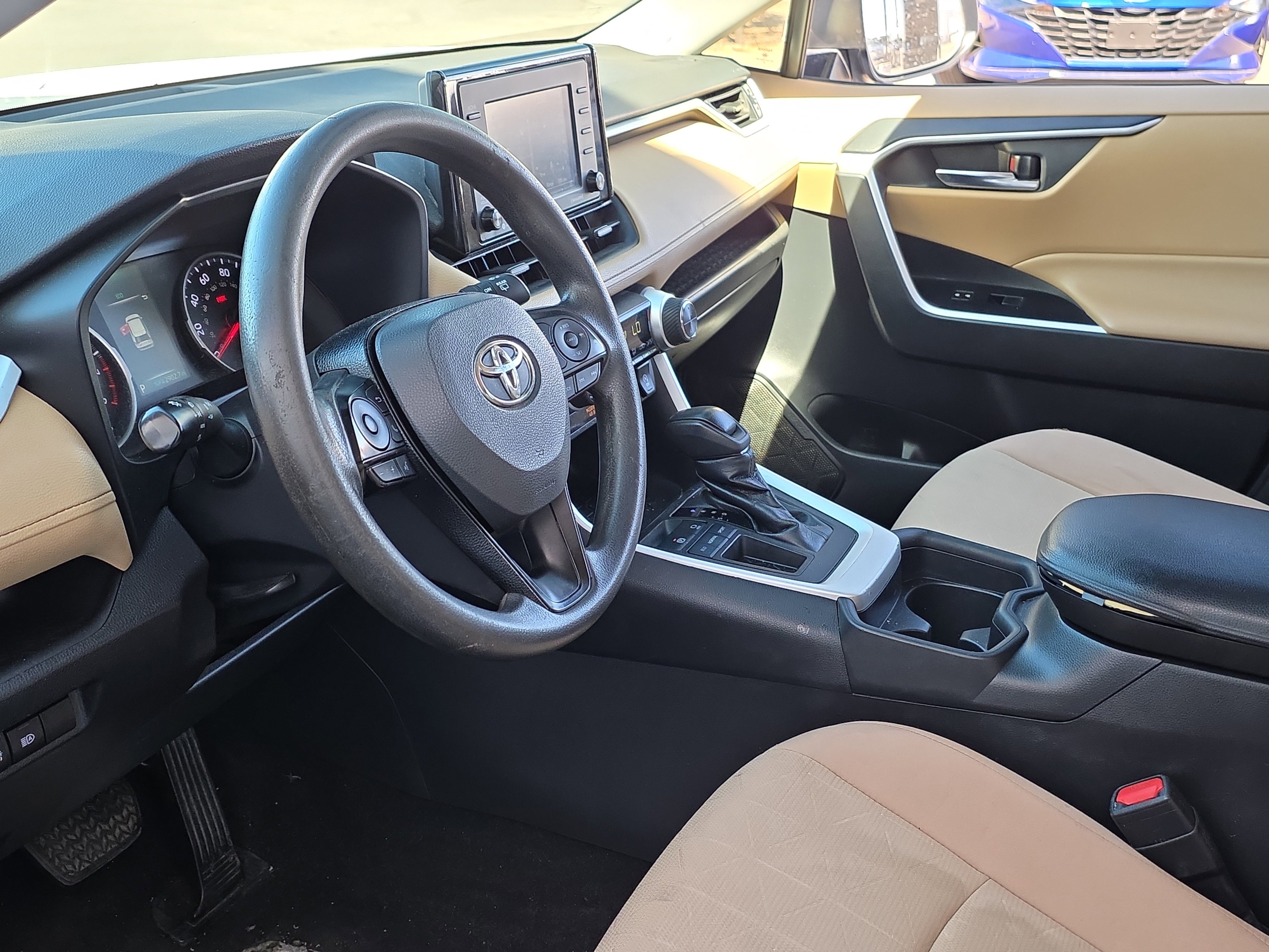 Used 2021 Toyota RAV4 XLE image 10