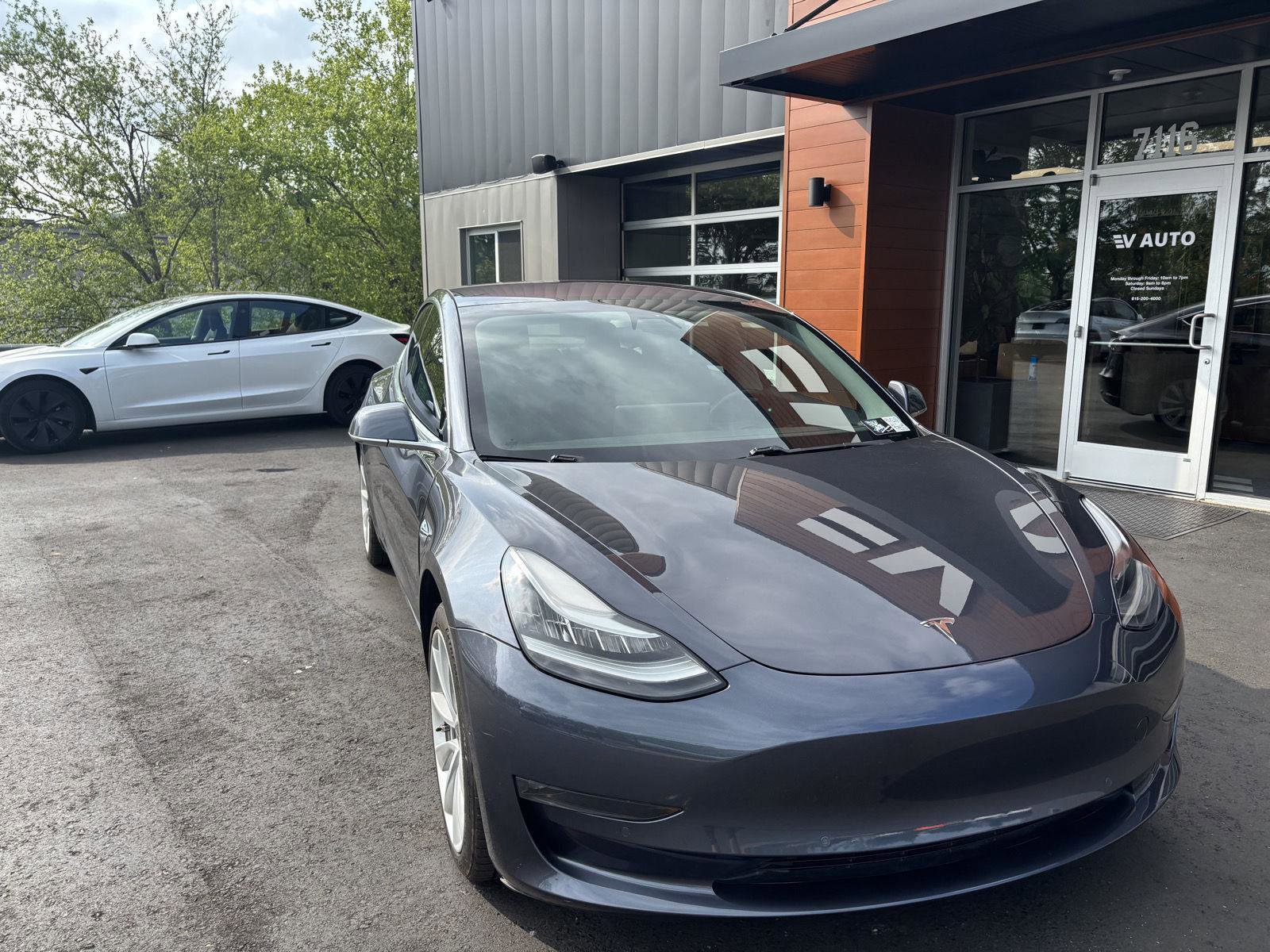Used 2018 Tesla Model 3 Long Range RWD image 2