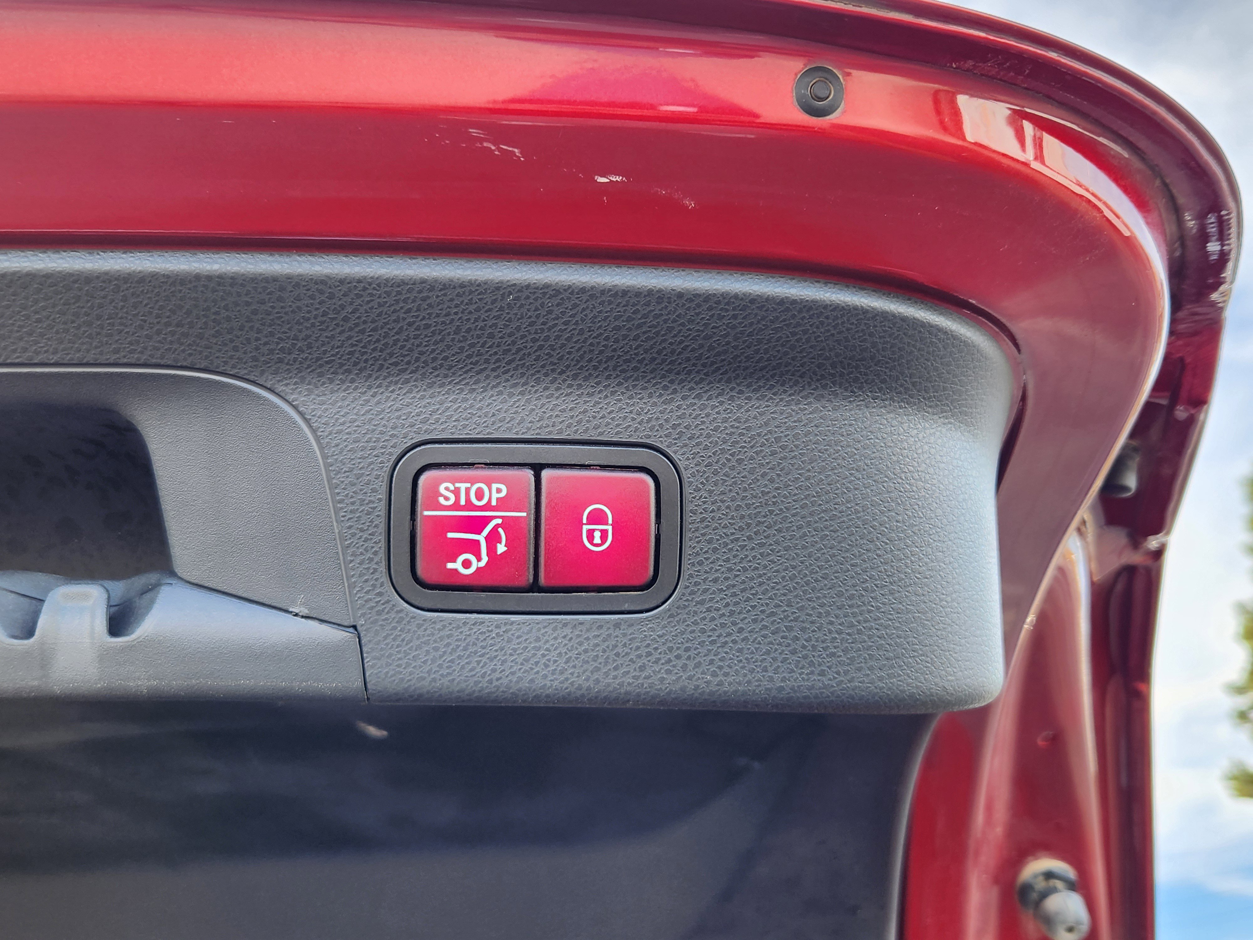 Used 2020 Mercedes-Benz GLC 300 4MATIC Coupe image 22