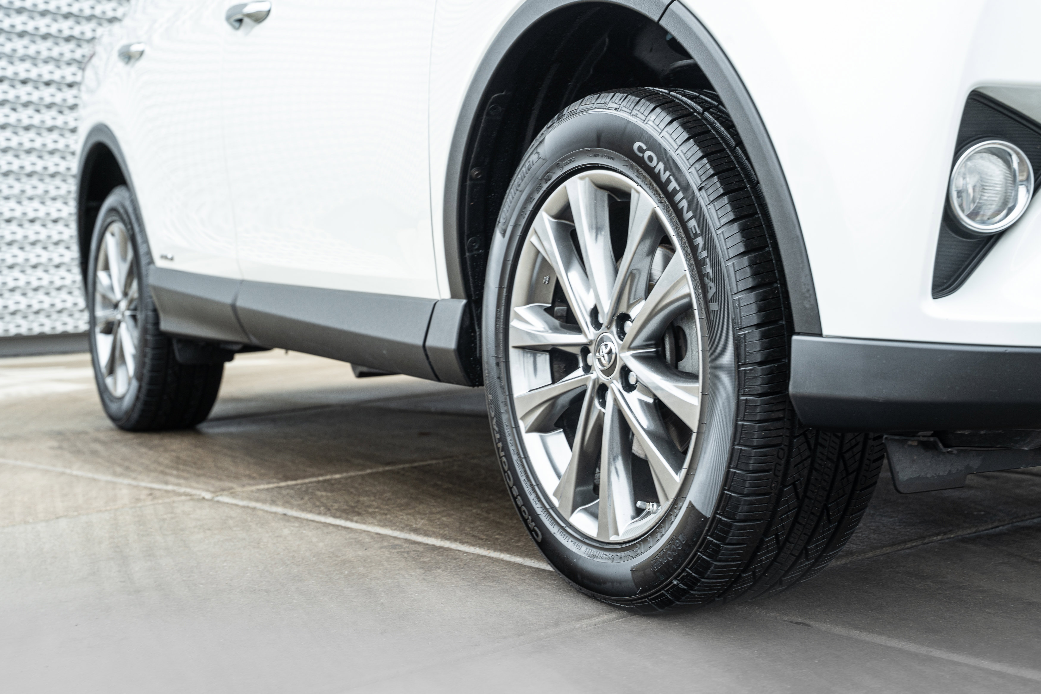 Used 2017 Toyota RAV4 Limited image 29