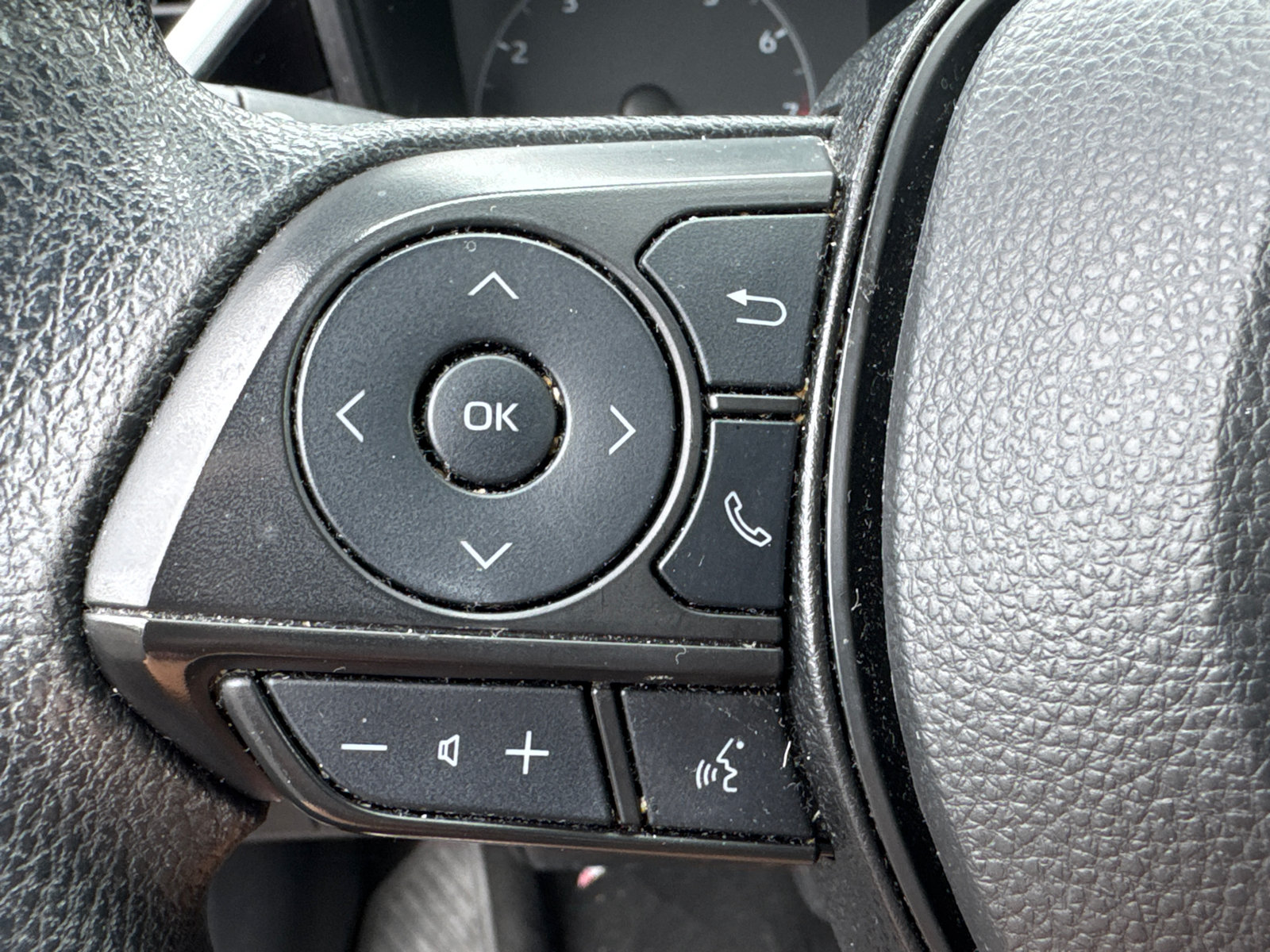 Used 2024 Toyota Corolla LE FWD image 25