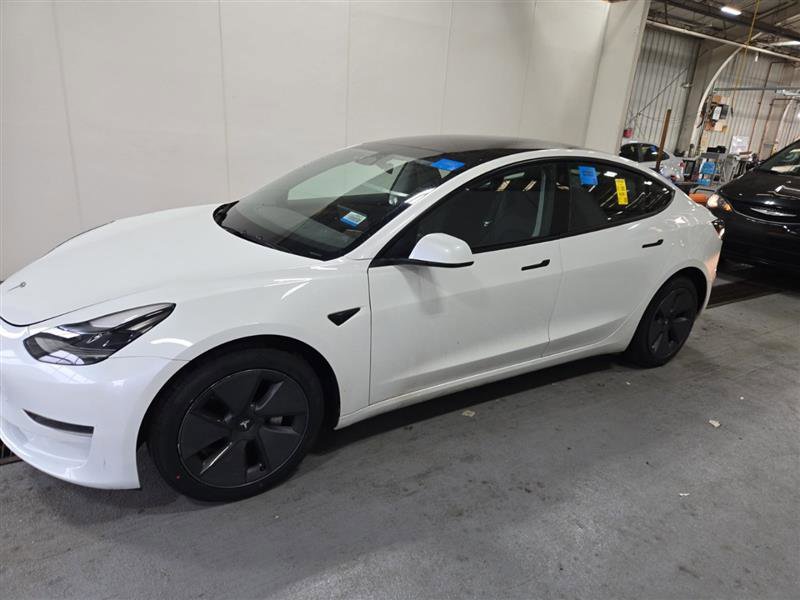 Used 2023 Tesla Model 3 Standard Range image 4