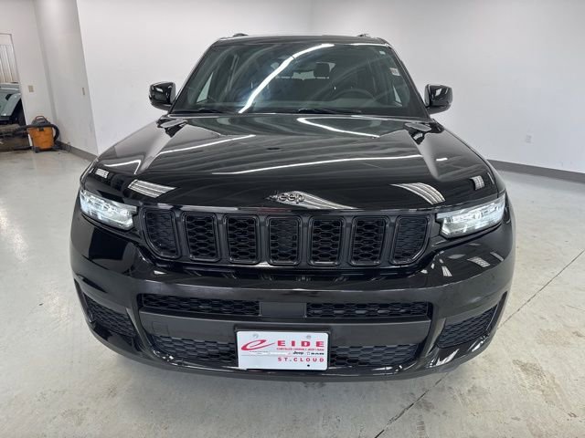 Used 2023 Jeep Grand Cherokee L Laredo image 3