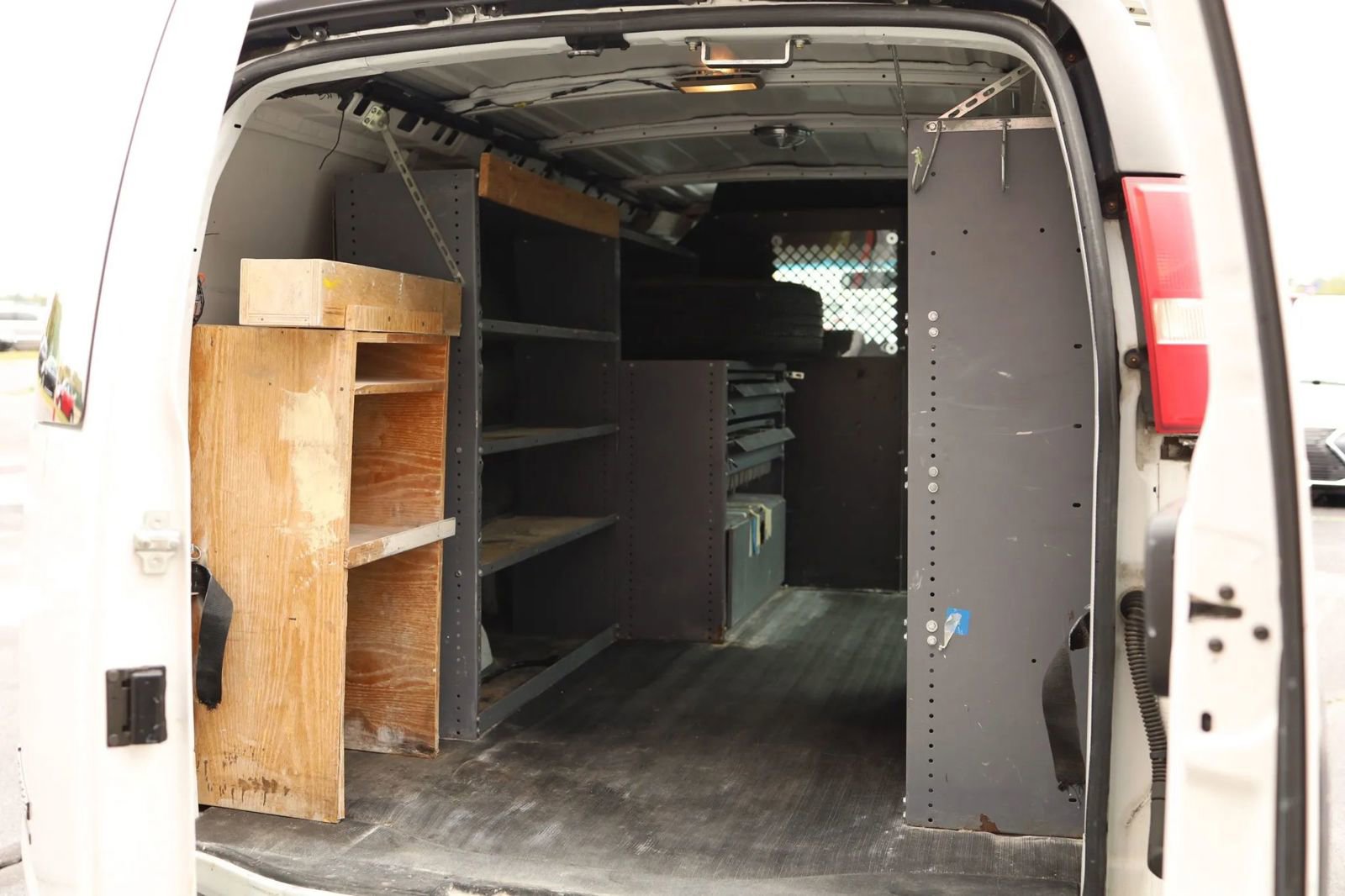 Used 2013 Chevrolet Express 2500 image 28