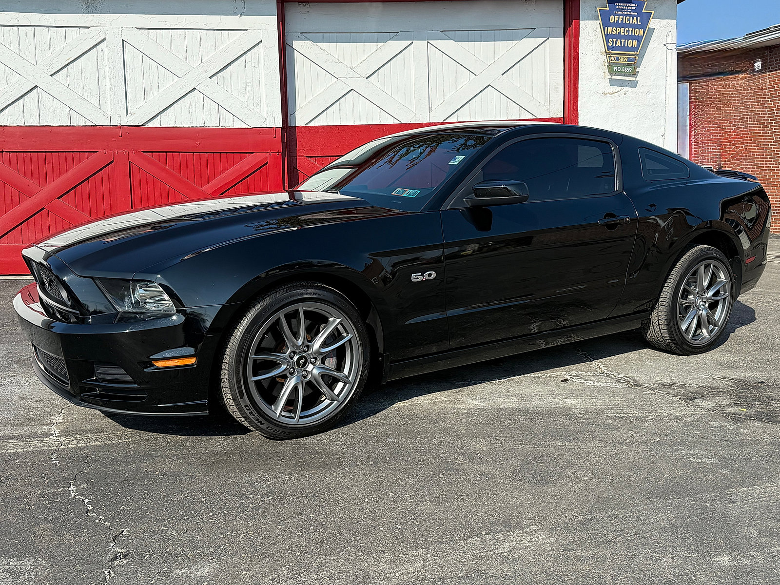Used 2013 Ford Mustang GT Premium w/ Brembo Brake Pkg image 18